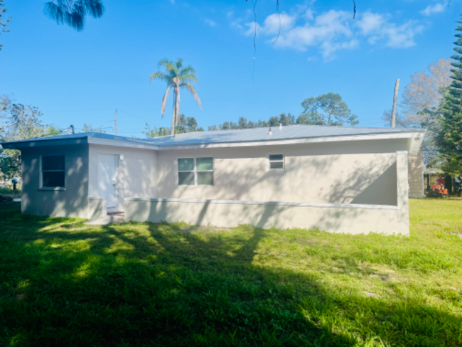 Building Photo - 301 S Jenkins Rd