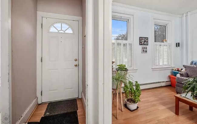 Foto del edificio - 227 E Garrison St