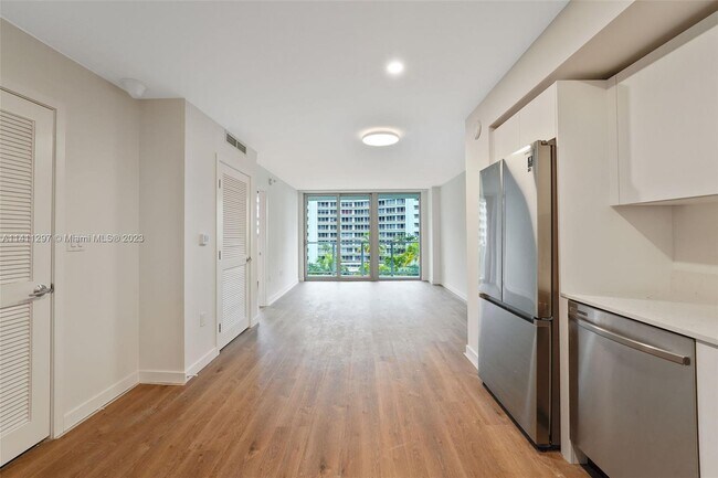 Foto del edificio - 1500 Bay Rd