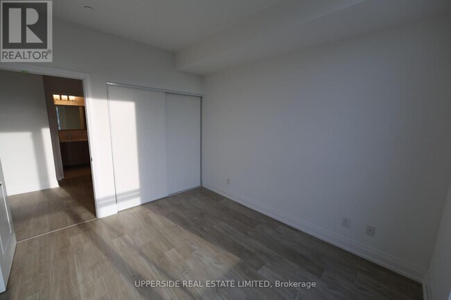 Photo du bâtiment - 591-P591 Sheppard Ave E