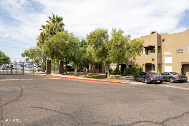 Foto del edificio - 1718 W Colter St