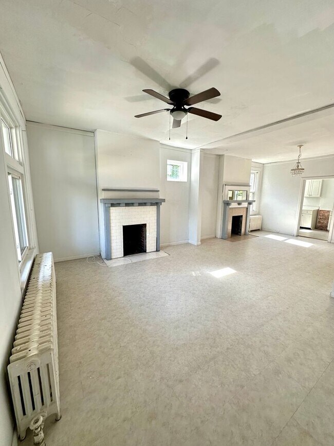 Building Photo - Single Family Home in Dormont - Off-Street...