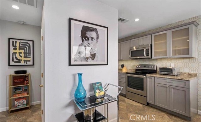 Building Photo - 510 N Villa Ct