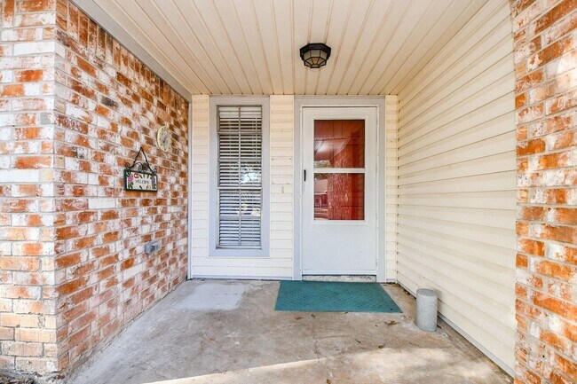 Foto del edificio - 13730 Shirebrook Dr