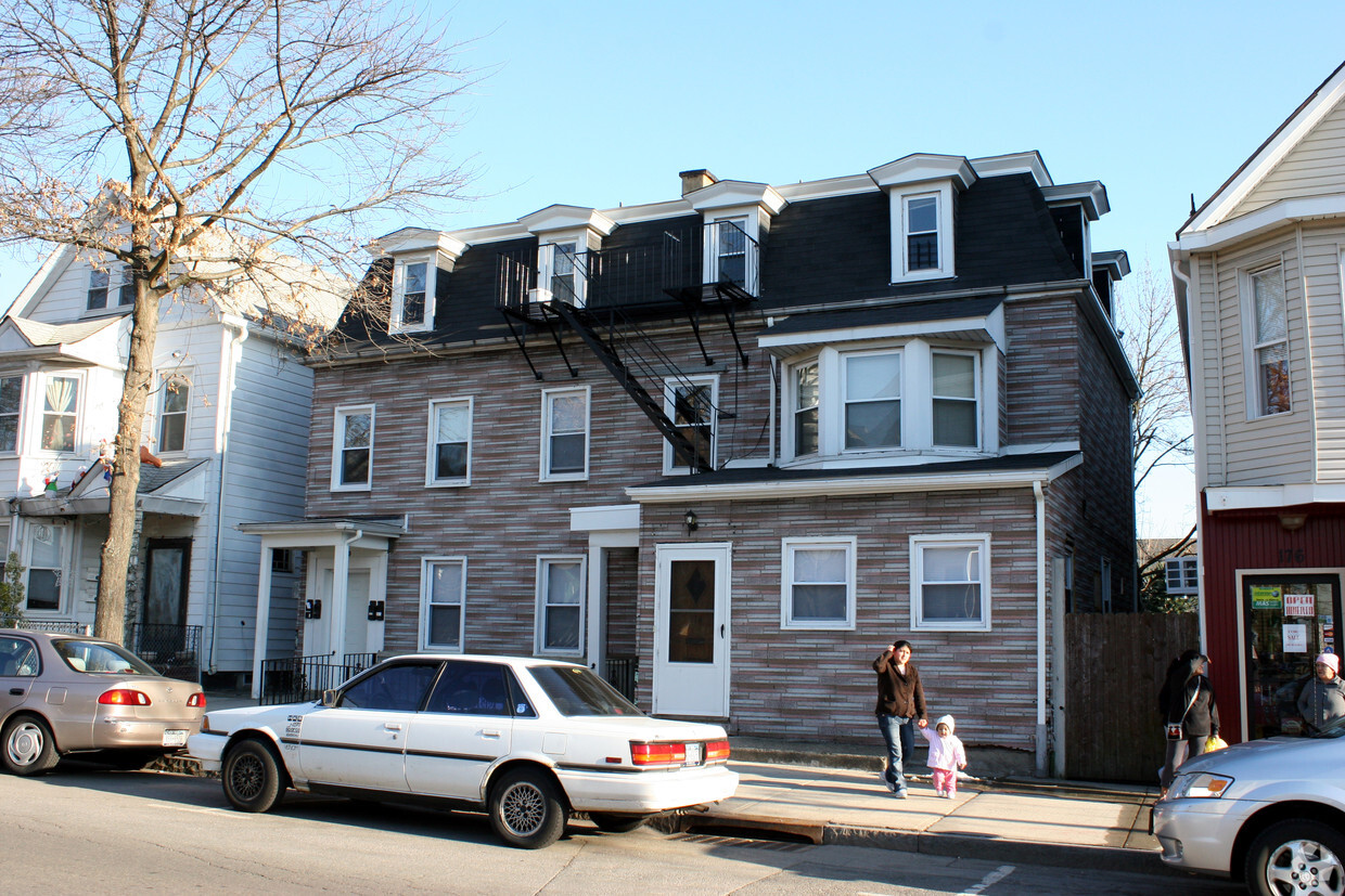 Building Photo - 172 Beekman Ave