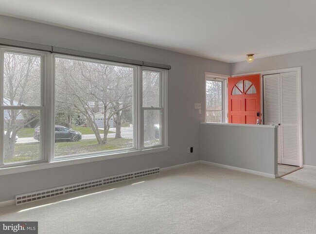 Building Photo - 23085 Esperanza Dr