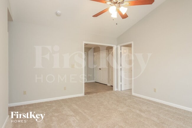 Building Photo - 4 Franklinwood Dr