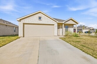 Building Photo - 1393 Beach Dr