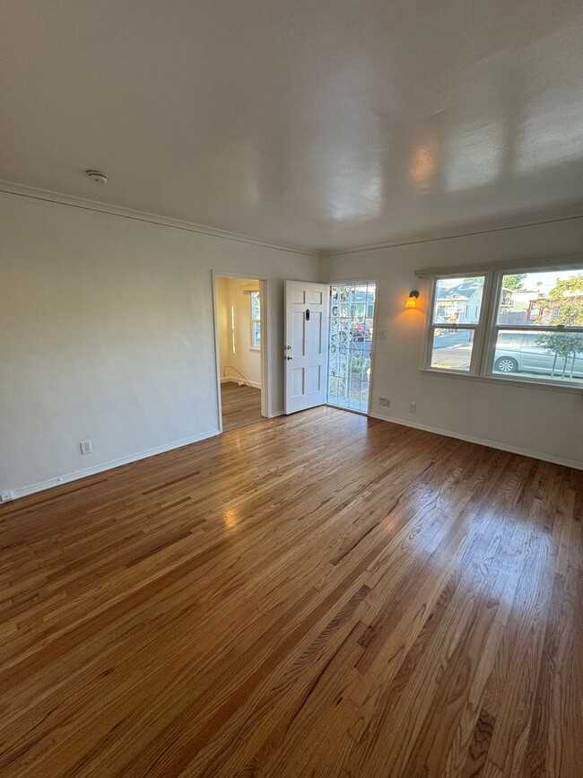 3531-3541 12th Avenue - 3531-3541 12th Avenue Apartment