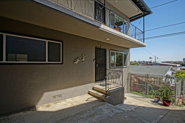 Foto del edificio - 330 Bungalow Dr