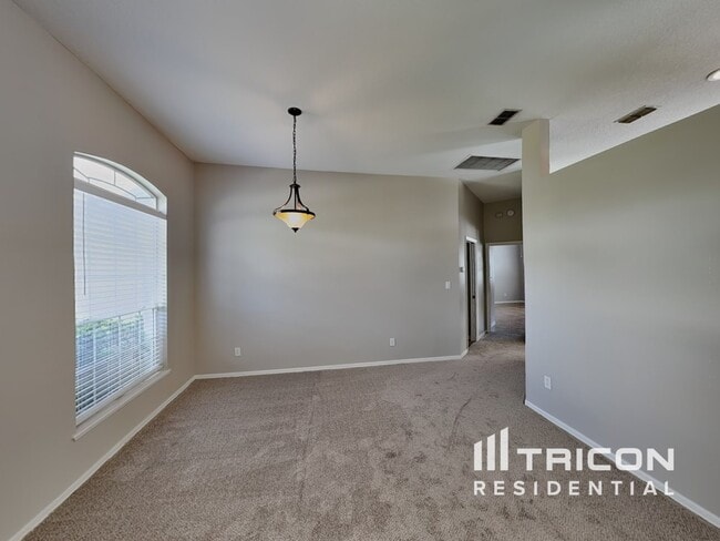 Building Photo - 933 Palm Cove Dr
