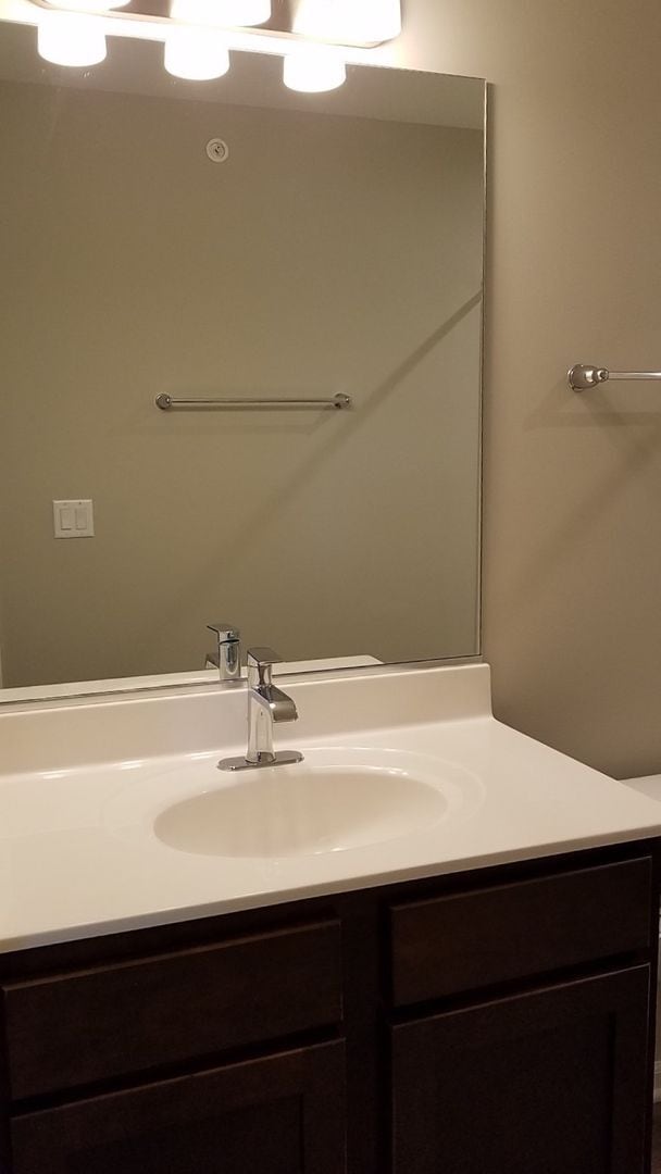 Building Photo - Chestnut - 2Br/2Ba Rental Home- Second Floor