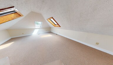 Building Photo - 1368 Indianola Ave