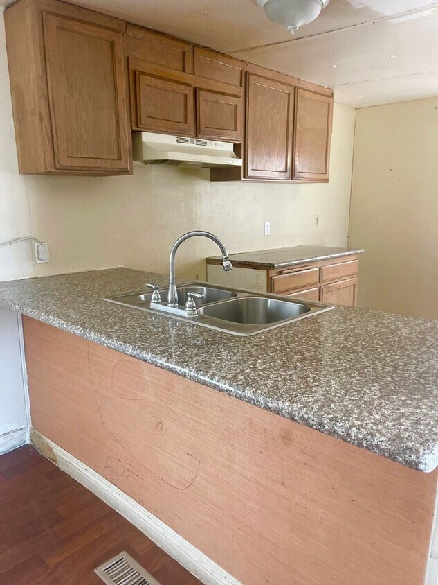 Building Photo - Manufactured home for rent.