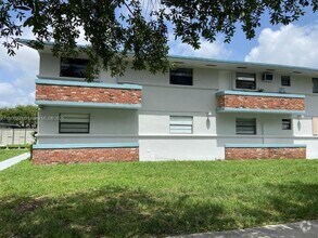 Building Photo - 4450 SW 67th Ave