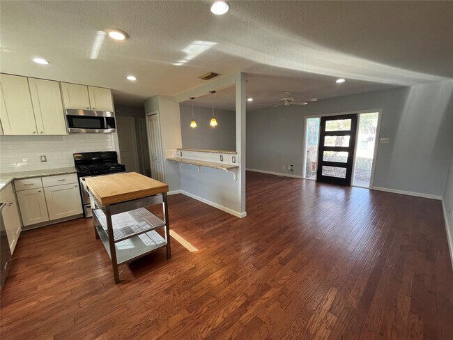 Building Photo - 7605 Delafield Ln