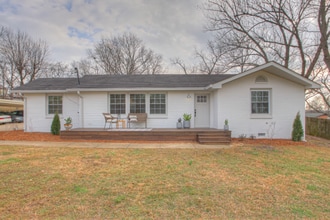 Building Photo - 131 McBratney Dr