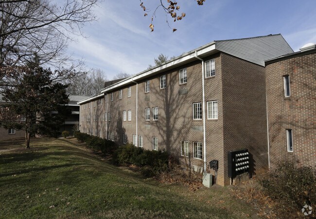 Arrowhead Apartments Asheville Nc Apartments Com