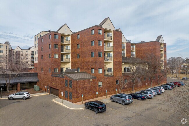 Covenant Living of Golden Valley