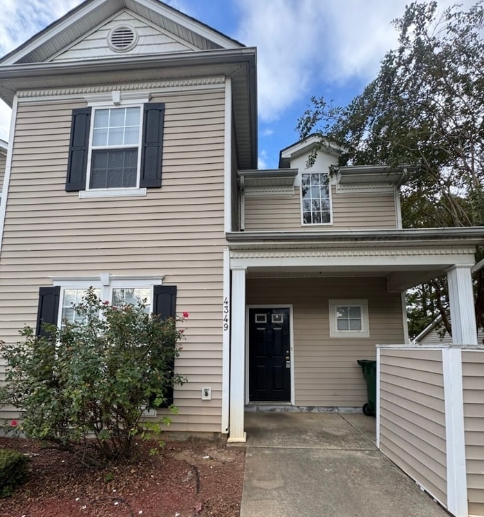 Foto principal - Charming 2 story, end-unit townhome with 3...