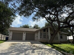 Building Photo - 850 Mission Hills Dr