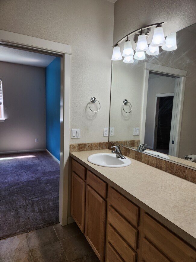 Baño principal - 1586 NE Grandhaven Dr