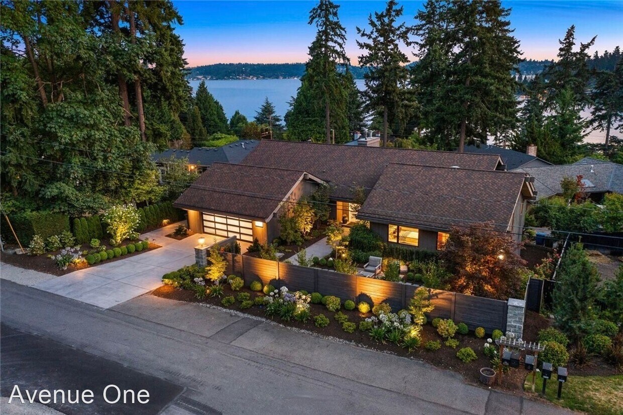 5 br, 4.5 bath House 9235 NE 1st St House Rental in Bellevue, WA