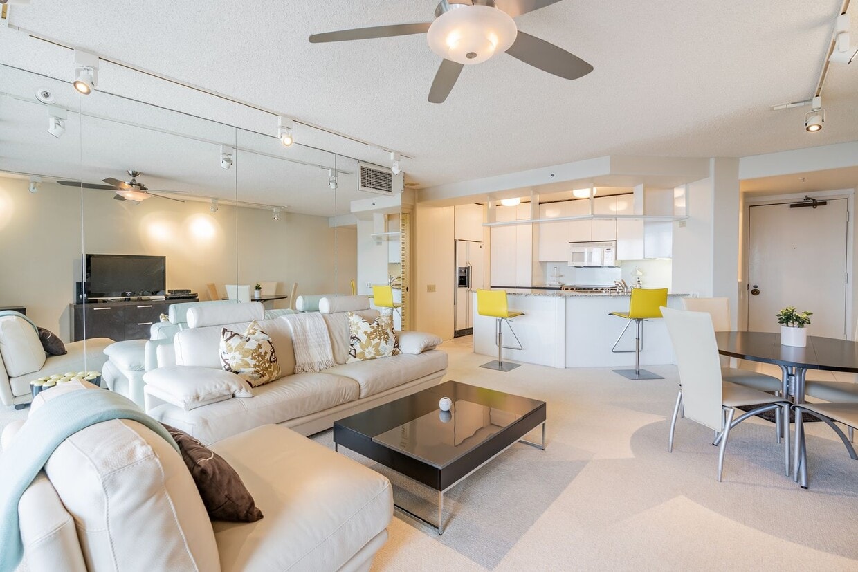Furnished 1 Bed 1 Bath at Honolulu Park Place - Furnished 1 Bed 1 Bath at Honolulu Park Place