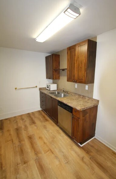 Foto del edificio - 215 N College Ave