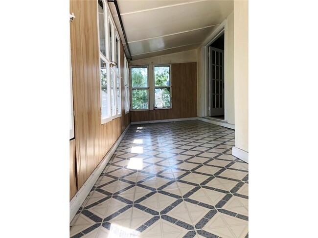 Building Photo - 3634 Harriet Ave