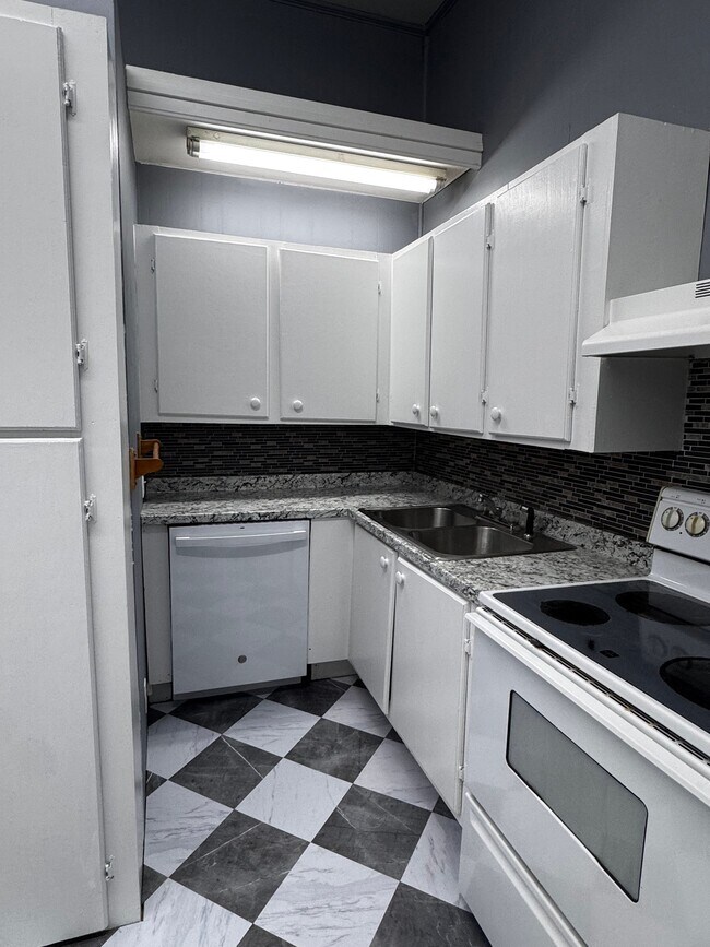 Foto del edificio - 20 Elmwood Ave