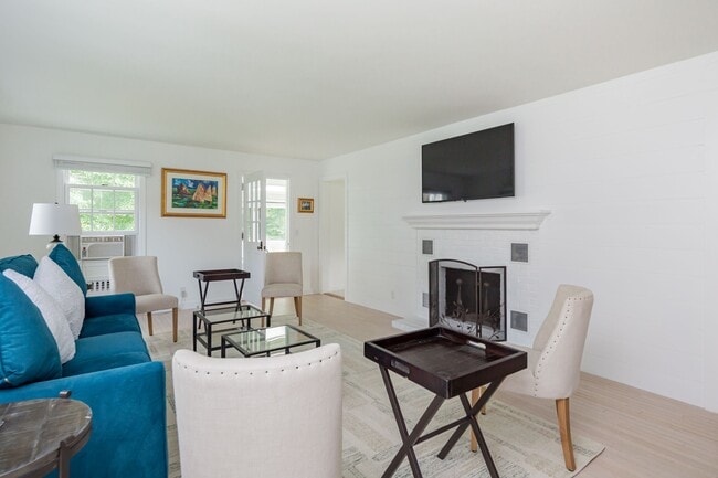 Foto del edificio - 11 Meadowlark Ln