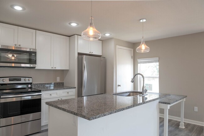 Foto del edificio - Remodeled house, yard, Granite, Stainless ...