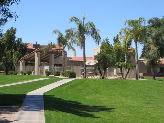 Apartments Near Thunderbird