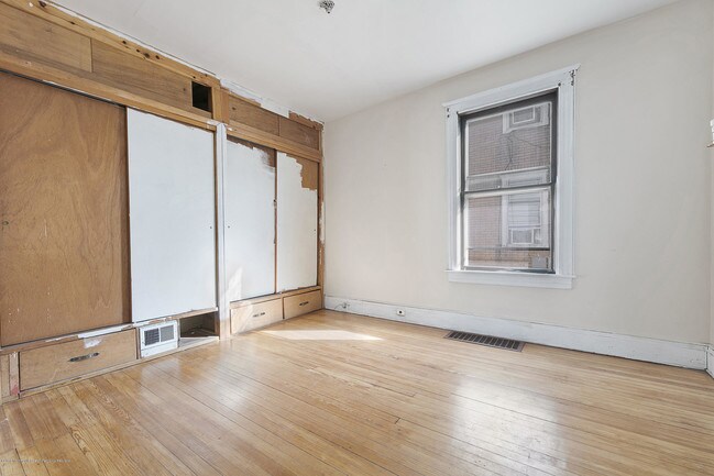 Foto del edificio - 28 Rector Pl