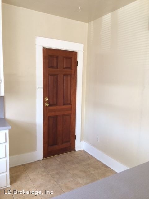 Building Photo - 1066 Mira Mar Ave