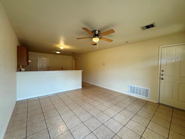 Foto del edificio - 7309 Ritchie Dr