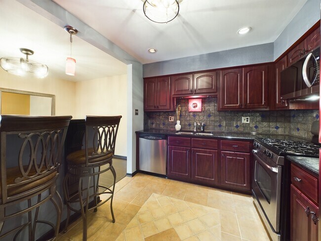 Building Photo - 1606 Thames Ct