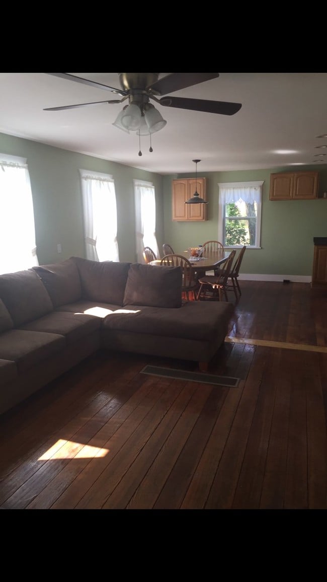 Livingroom - 3623 Darbys Corners Rd