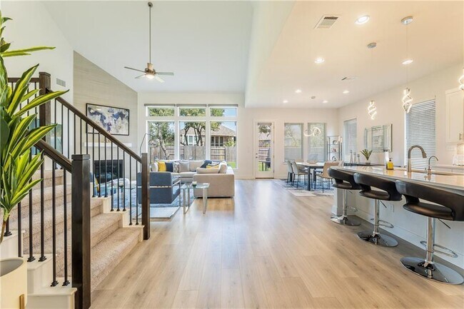 Foto del edificio - 718 Whitetail Dr
