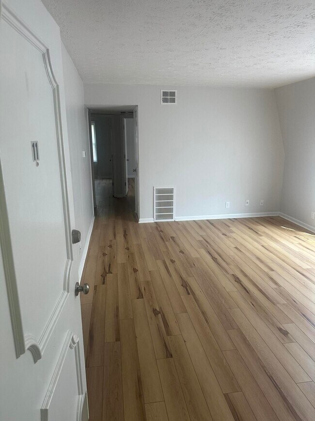 Foto del edificio - 904 Plaza Dr