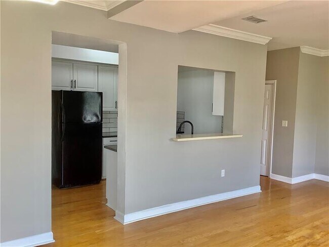 Building Photo - 2161 Peachtree St NE