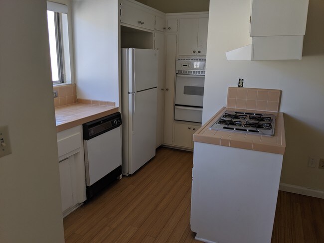 Foto del edificio - 11743 Mayfield Ave