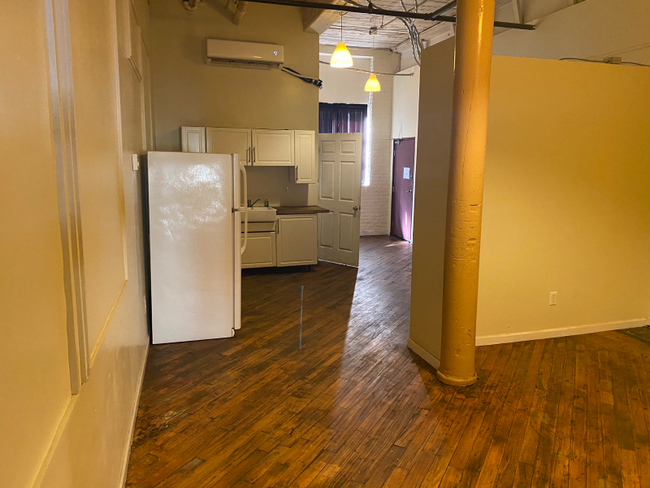 Foto del edificio - 1417 Kemper St