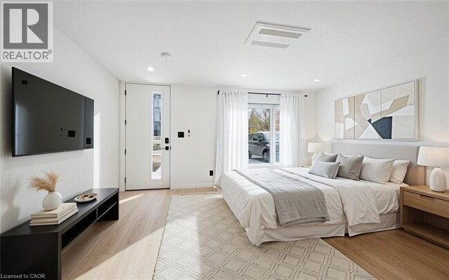 Building Photo - 66 Union St E