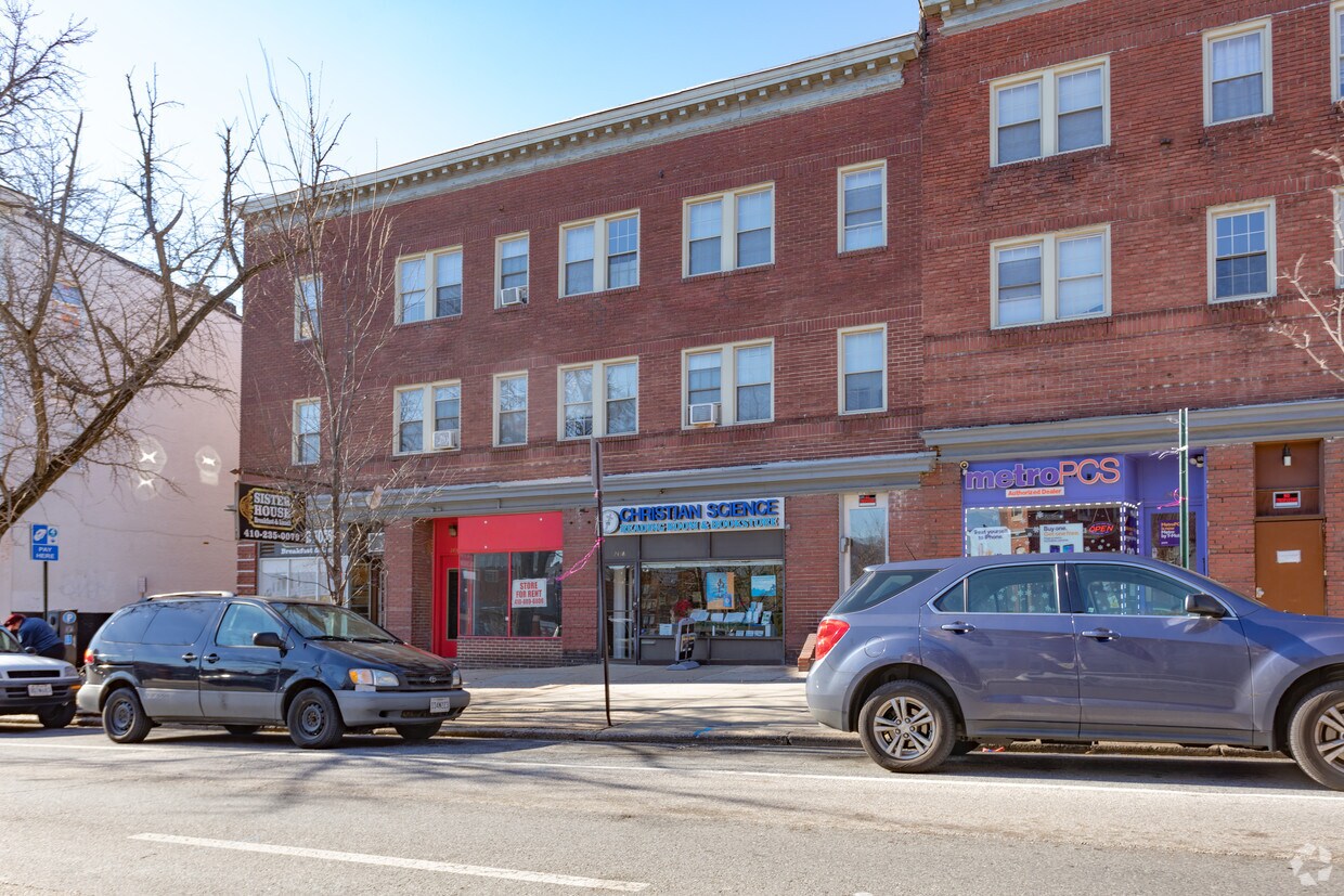 Foto del edificio - 2436 N Charles St