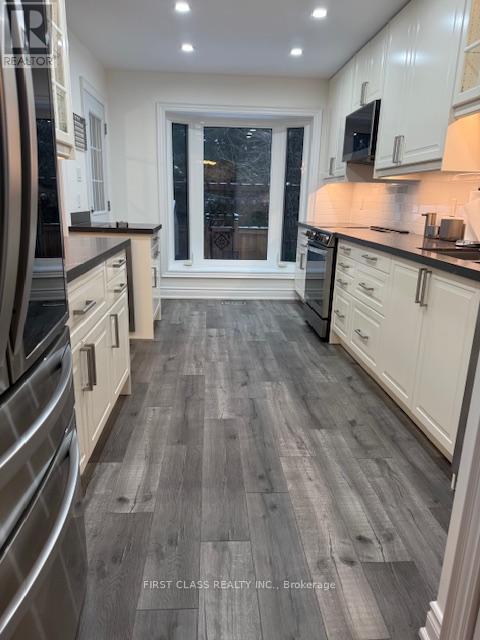 Building Photo - 28 Moorehouse Dr