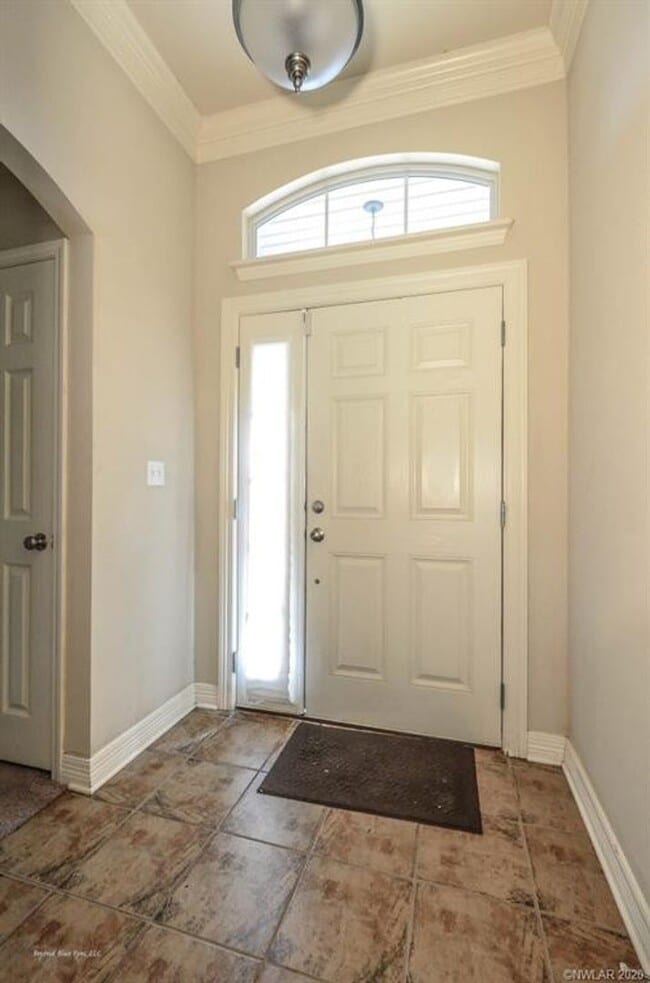 Building Photo - Savannah Place 3 Bed 2 Bath