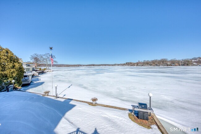 Foto del edificio - 41 E High St