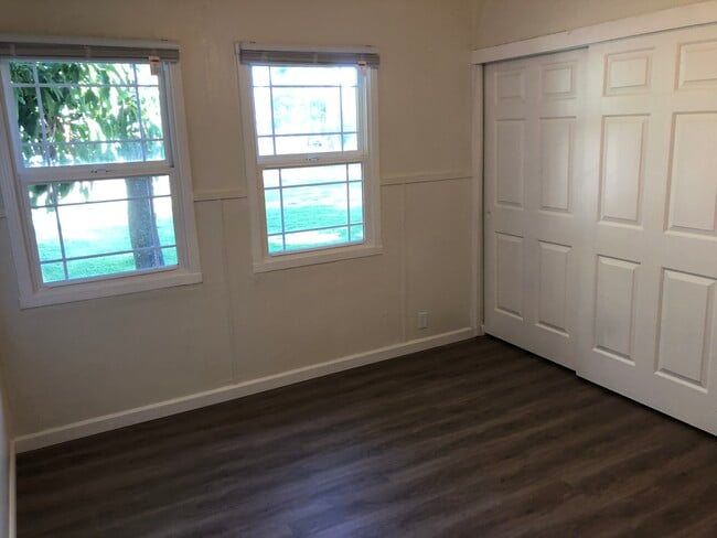 Building Photo - 663 Rose Ave